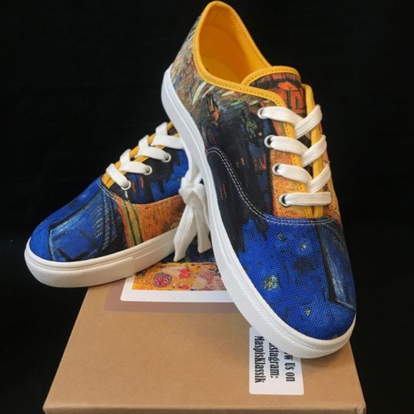 Women's Low Top Platform Lace Up Fashion Sneakers - Picture 8 of 9